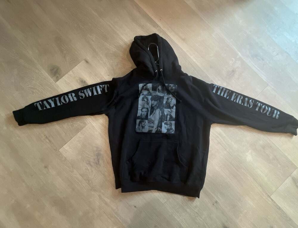 Taylor Swift The Eras Tour Black Graphic Pullover Hoodie Size Large
